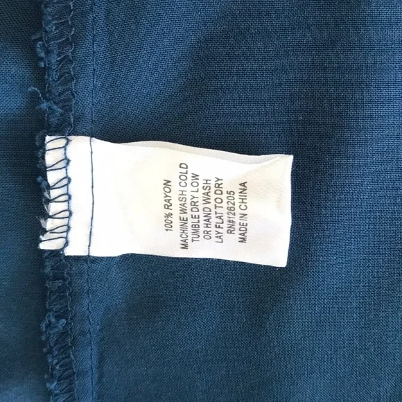 Just Living V-Neck Bell Sleeve Blouse Size Medium - Picture 10 of 10